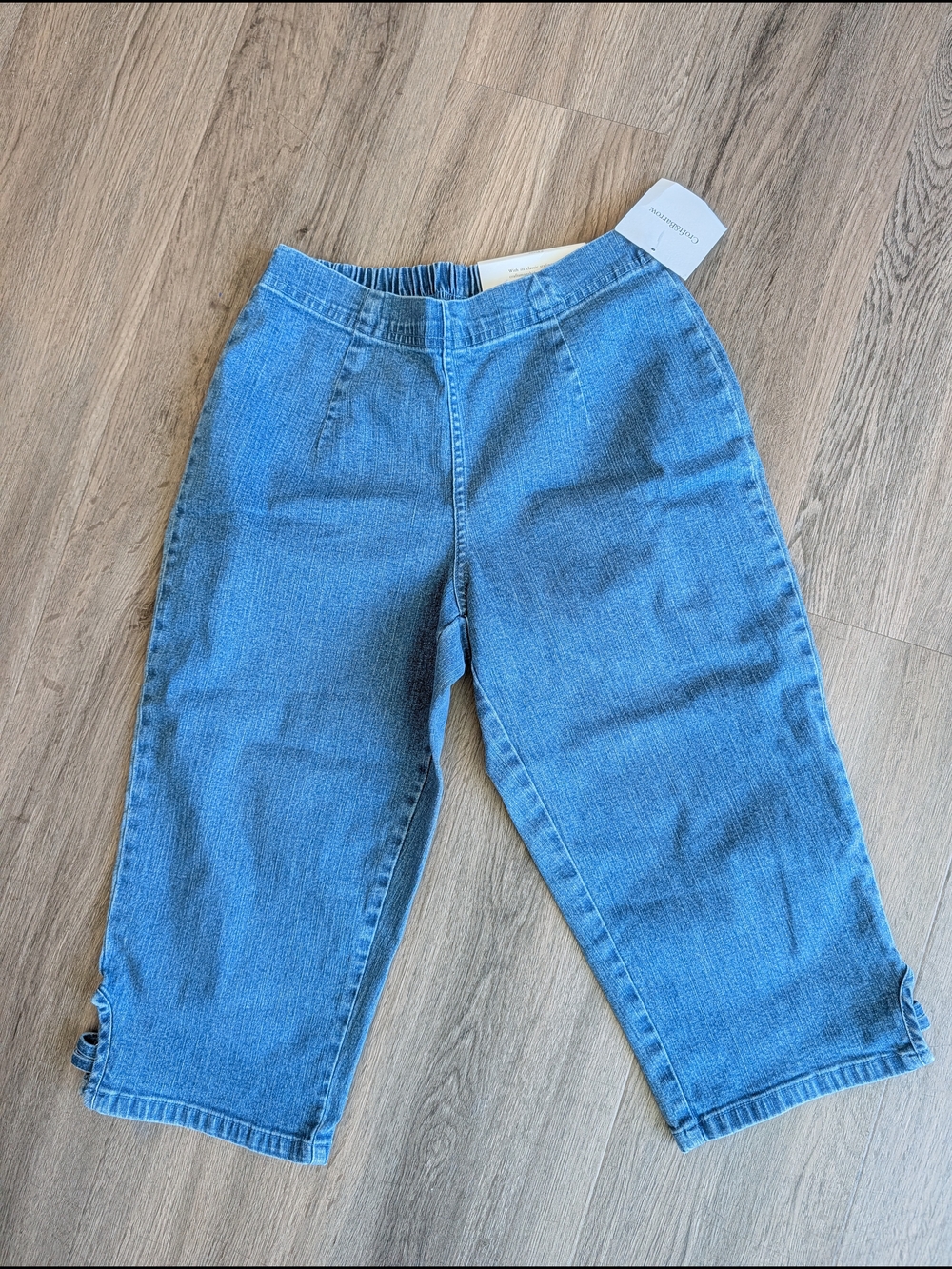croft & barrow Light Blue Denim Capri Jeans Stretchy Waist Button Accent